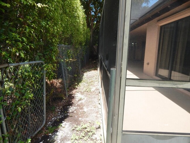 Building Photo - 22864 Marbella Cir