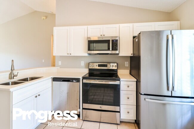 Building Photo - 5601 Brookdale Way