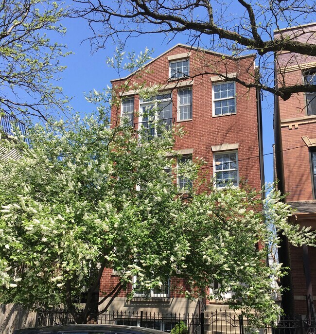 Building Photo - 1752 W Superior St