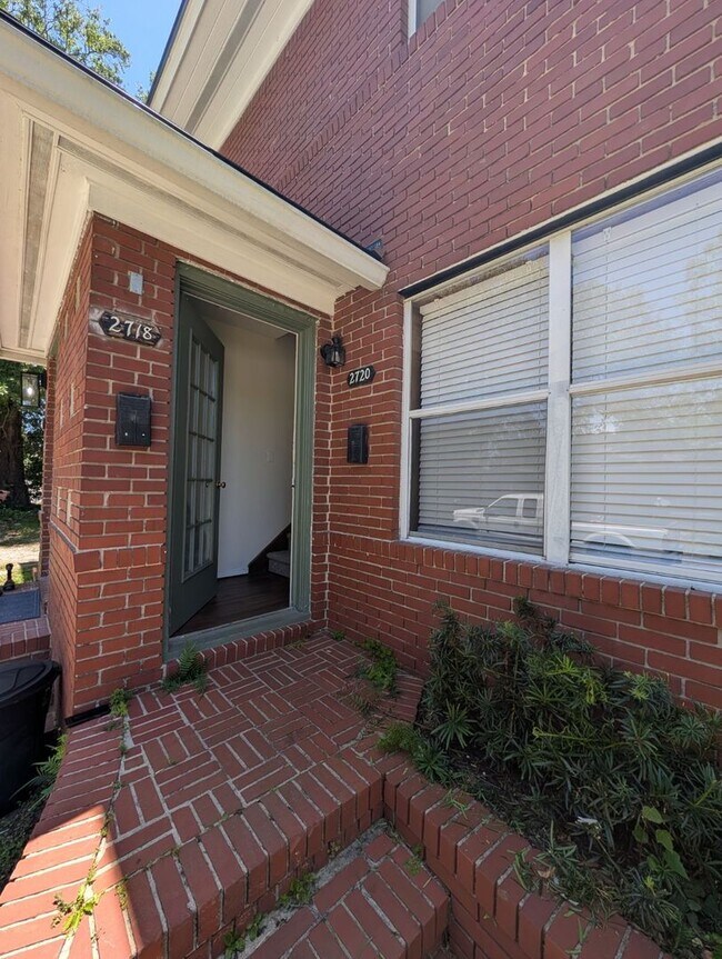 Building Photo - Affordable Sober Living for $200/WEEK