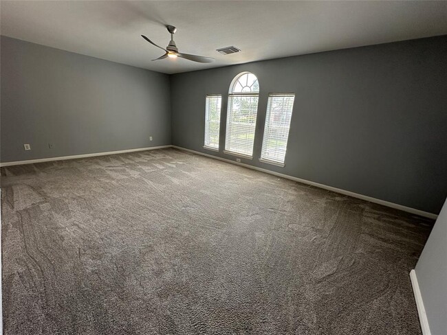 Building Photo - 6810 Crystal Point Dr