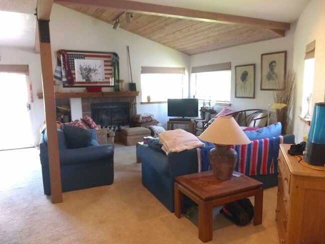 Building Photo - 7 month Lease -3bd/2.5ba Fully Furnished S...