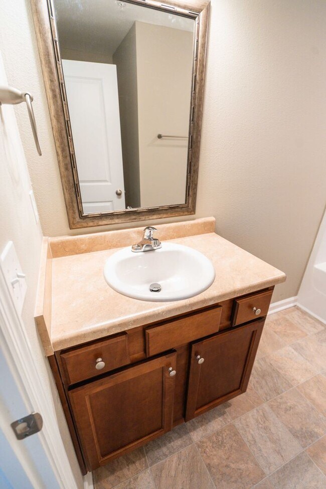 Building Photo - 2250 Del Carmel Way