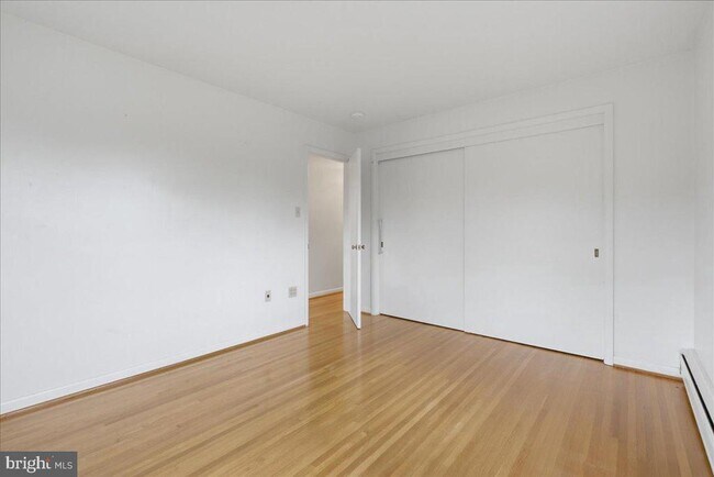 Building Photo - 3044 N Frederick Pike