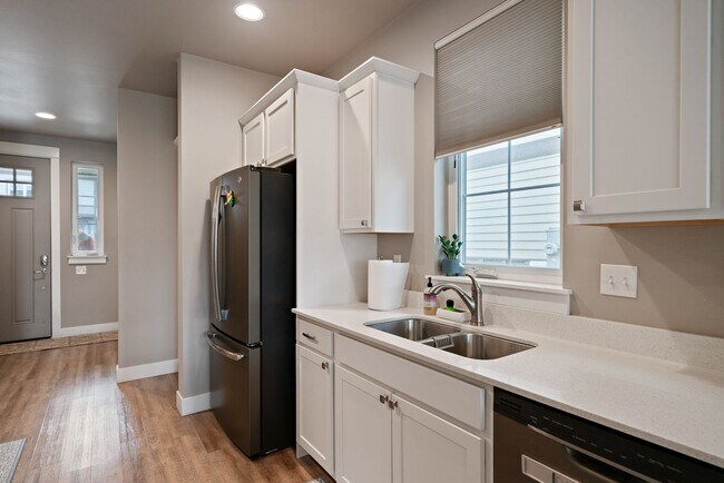 Building Photo - 3083 Lori Ln