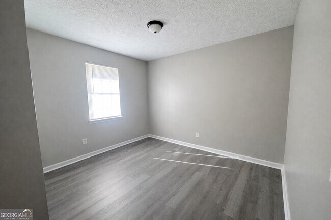 Building Photo - 271 E Wright St