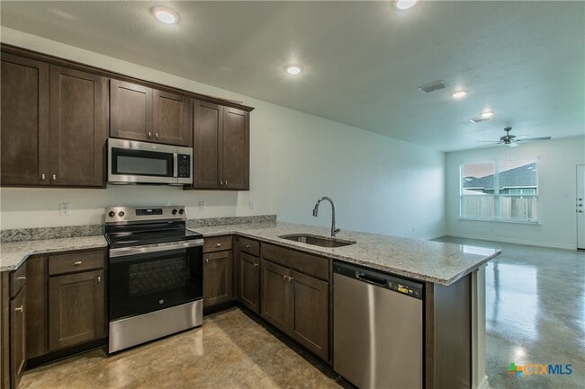 Building Photo - 3901 Sugar Hackberry Trl