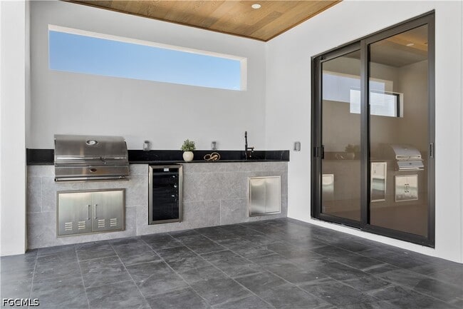 Building Photo - 3321 SW 3rd Ln