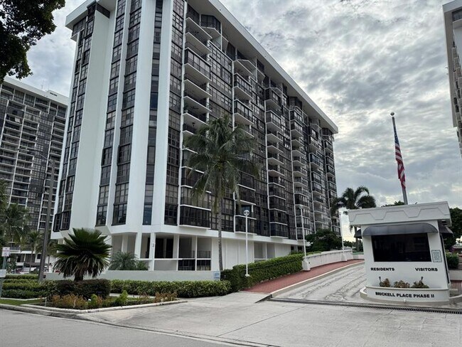 Building Photo - 1915 Brickell Ave