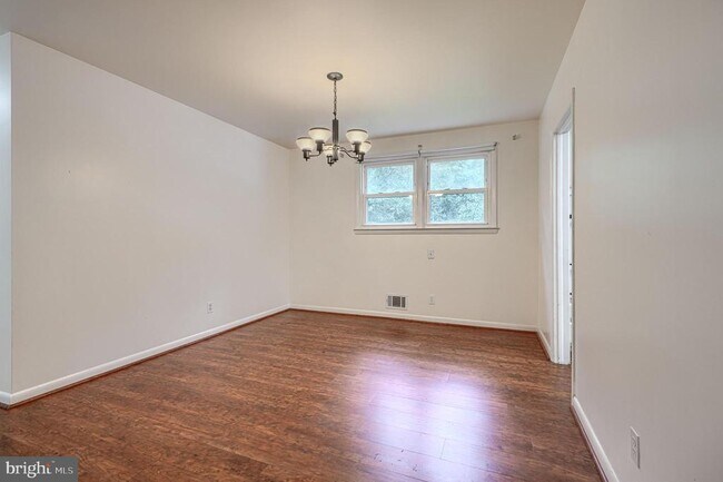 Building Photo - 112 Springside Dr