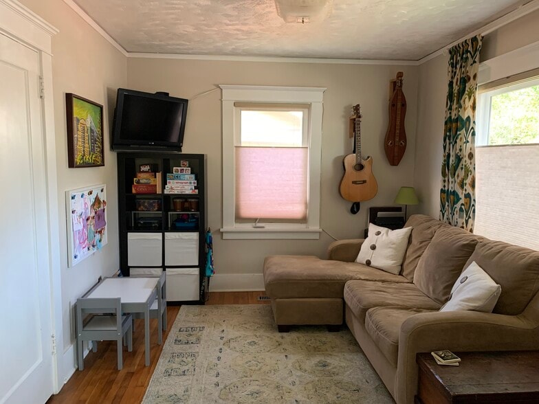 Building Photo - 824 N Killingsworth Ct