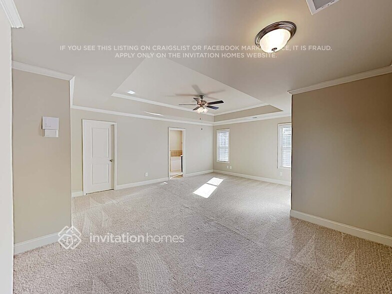 Building Photo - 1670 Riverpark Dr SE