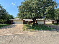 Building Photo - Duplex
