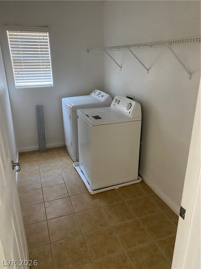 Building Photo - 171 Desert Pond Ave