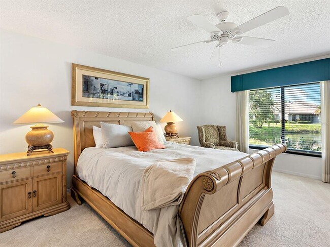 Building Photo - 6094 Wilshire Blvd