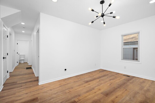 Building Photo - 4516 Mercier St