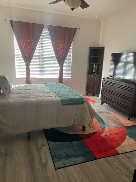 Building Photo - 7249 W Lenox Cir