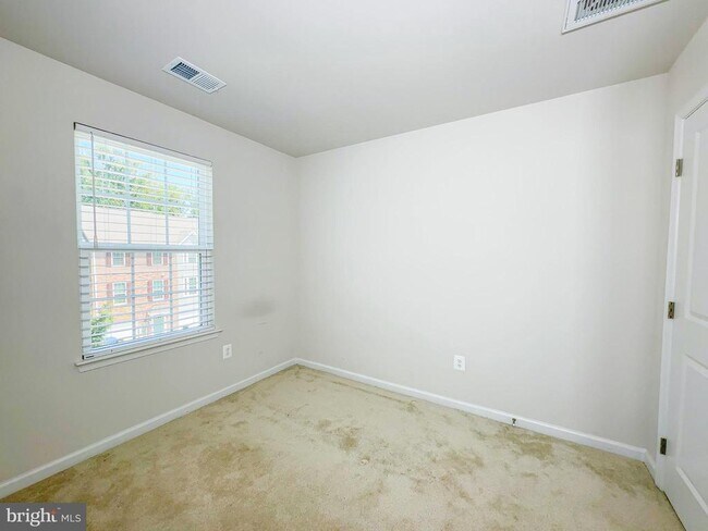 Building Photo - 72 Caswell Dr