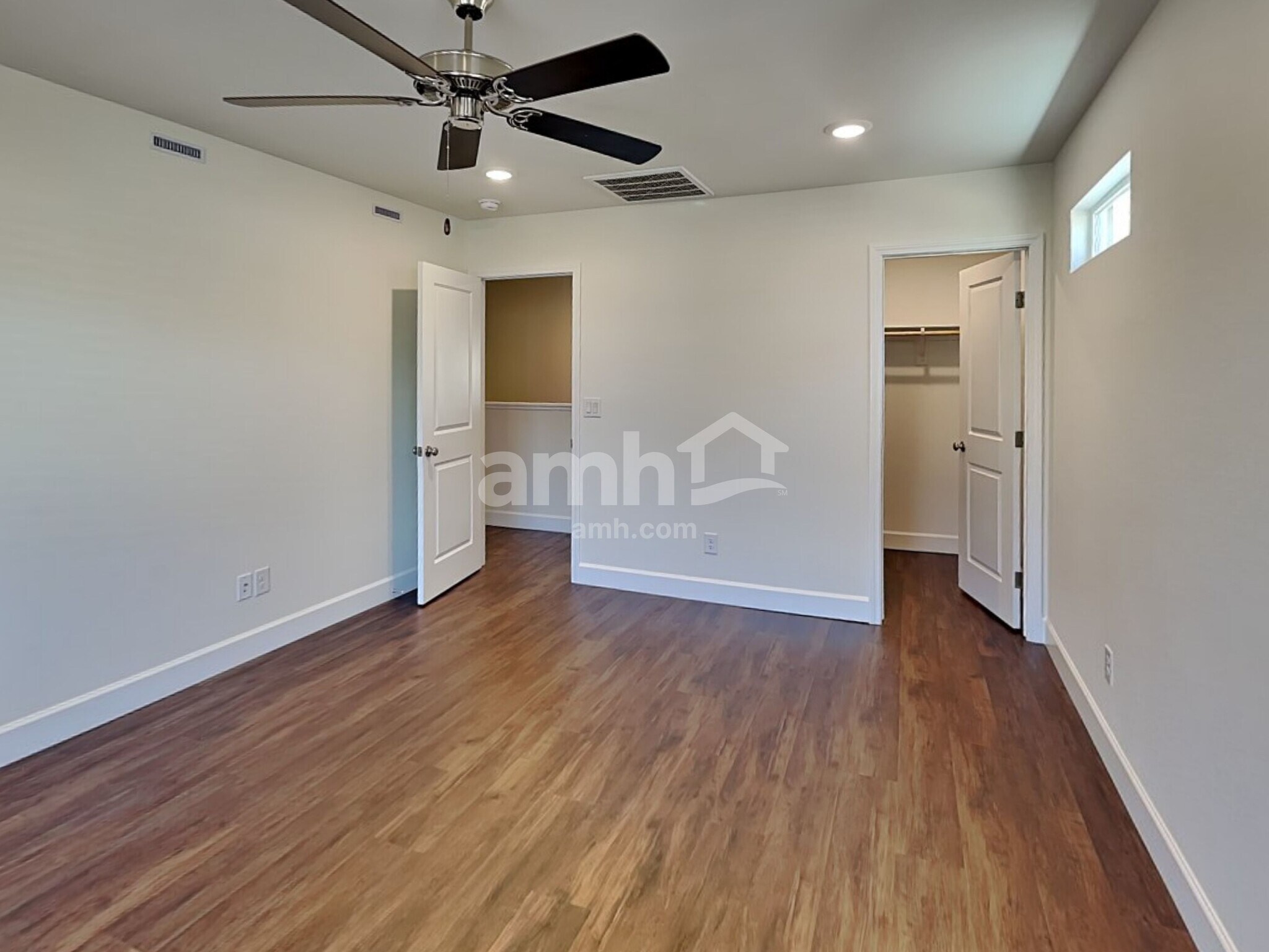 Building Photo - 8824 Tiger Tooth Ave