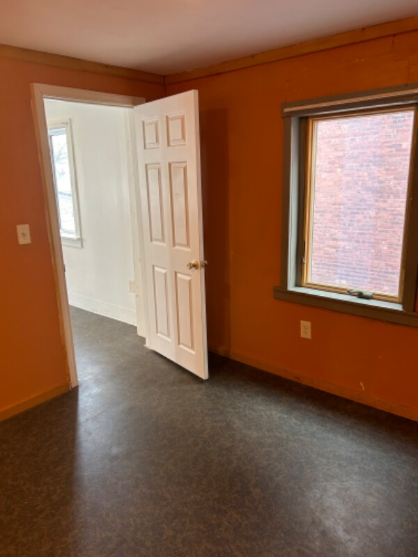 Building Photo - 79 Main St