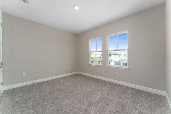 Building Photo - 13254 McMillan Dr