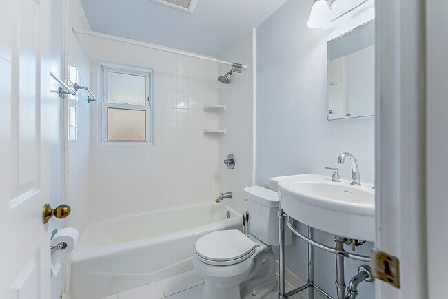 Building Photo - 2655 Whitewood St