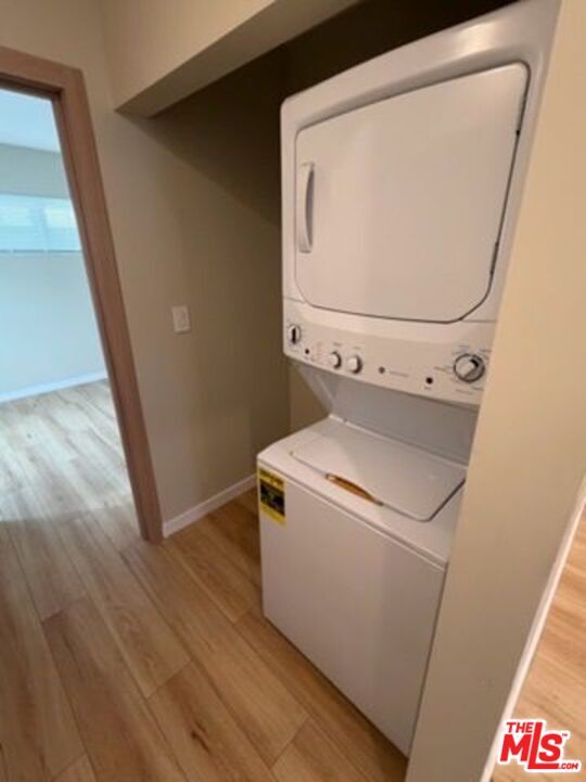 Building Photo - 8235 Alcove Ave