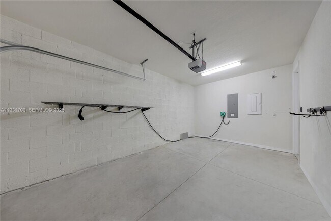 Building Photo - 5110 Eucalyptus Dr