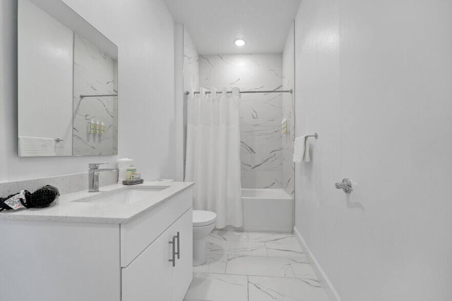 Building Photo - 352 Famagusta Dr
