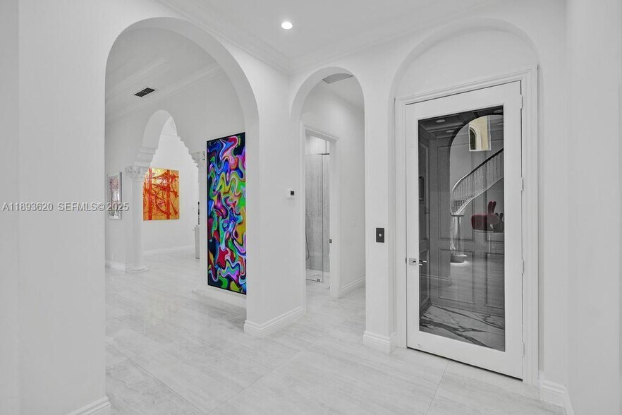 Building Photo - 17001 Collins Ave