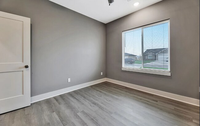 Building Photo - 4546 S Doris Ct