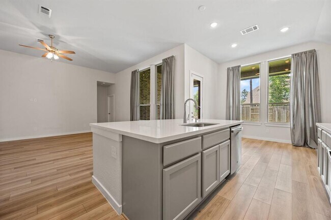 Building Photo - 17110 Mystic Rivers Ln
