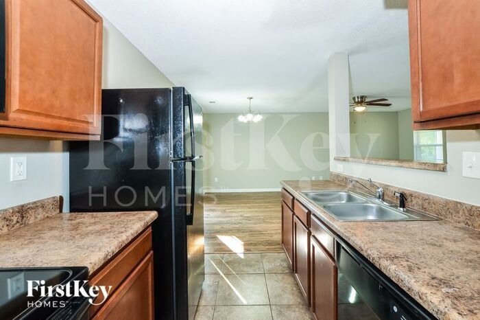 Building Photo - 9963 Chariden Dr