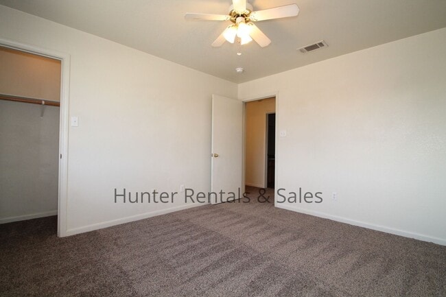 Building Photo - Move in Today!