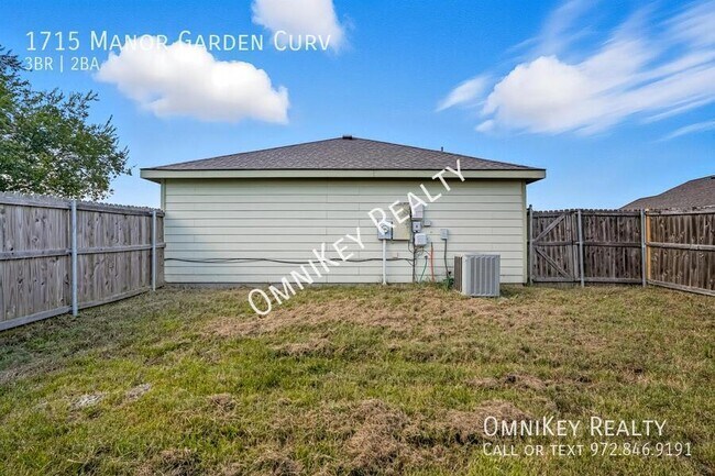 Building Photo - 1715 Manor Garden Curve