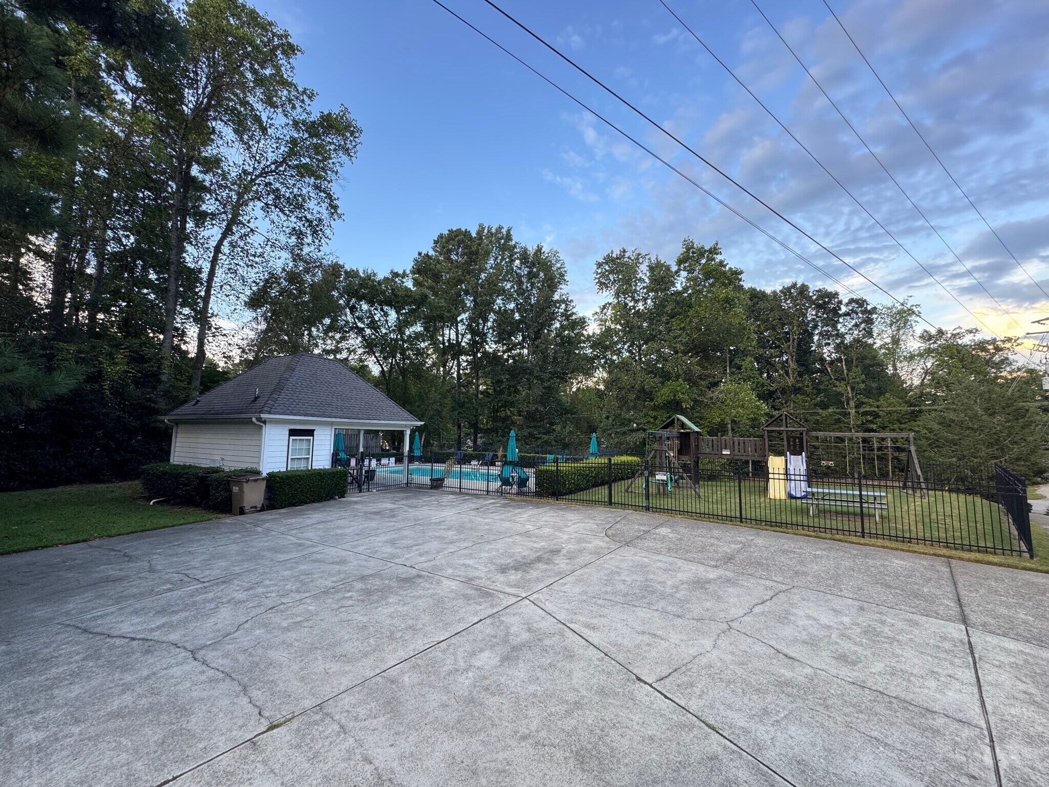 Building Photo - 4015 Alton Ave