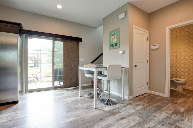 Building Photo - 402 Cambria Dr