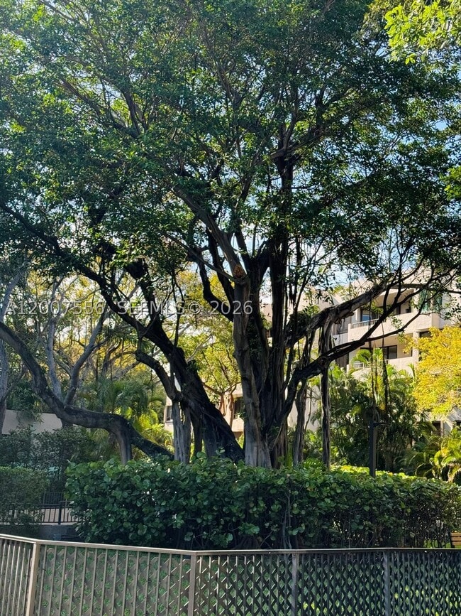 Building Photo - 276 Crandon Blvd