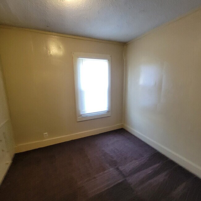 Building Photo - Christian Park 4BR/2BA House w/Garage!