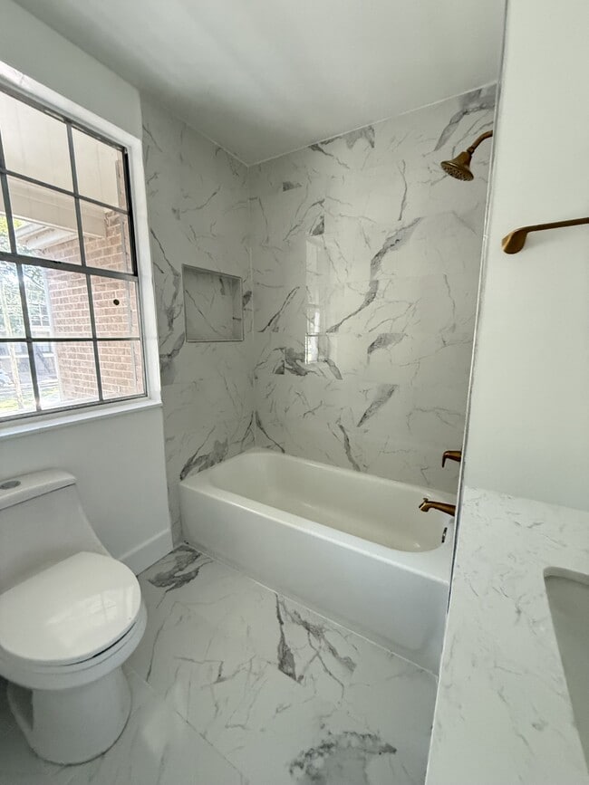 Building Photo - 7801 St Charles Ave