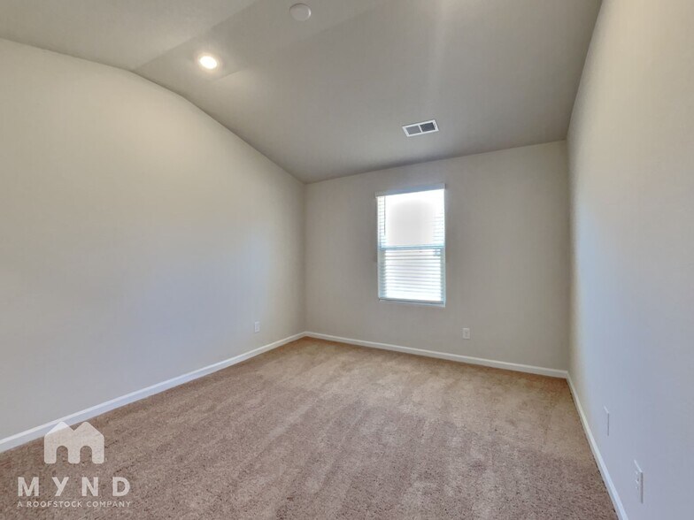 Building Photo - 365 Taverners Ln