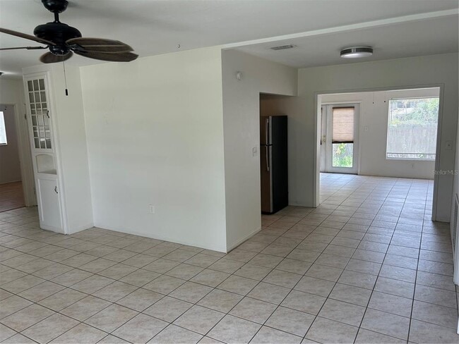 Building Photo - 65 Lake Shore Dr