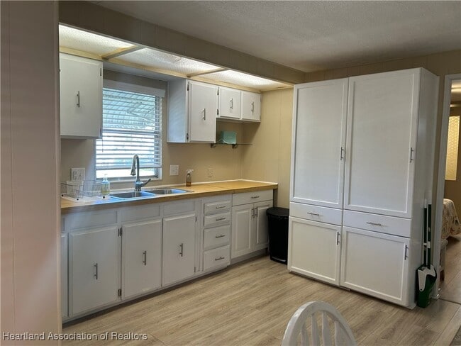 Building Photo - 2112 Banyan Way
