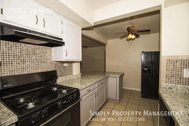 Building Photo - Great 3 bed 2 bath near UofA/ downtown Tuc...