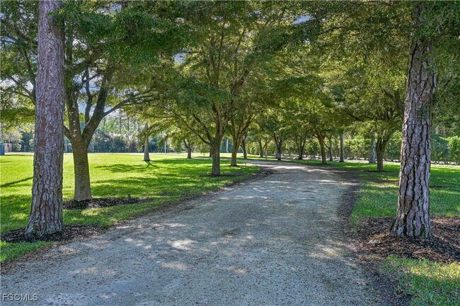 Building Photo - 6941 Hunters Rd