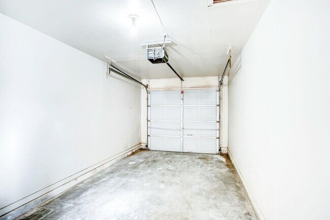Building Photo - 5455 6th Pl