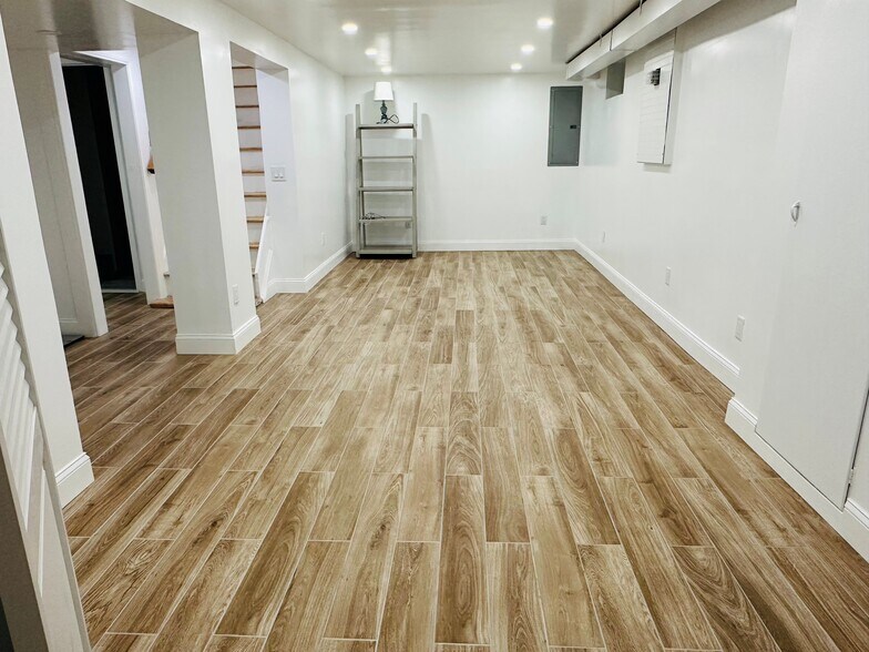 Basement - 11 Raymond Pl