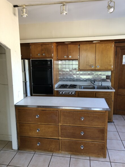 Large galley style kitchen. - 2346 122nd St