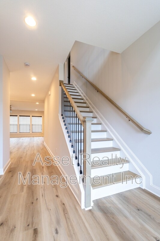 Building Photo - 1730 Silver Chapel Dr