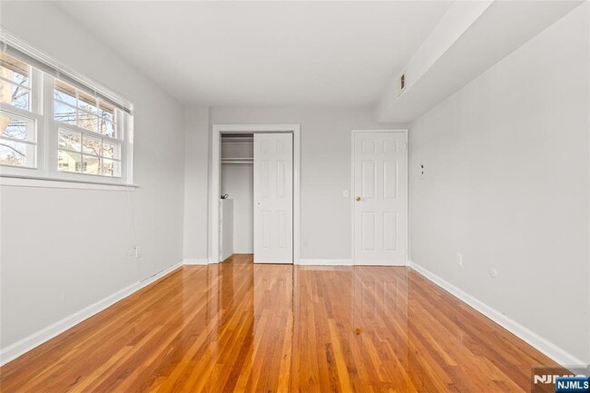 Building Photo - 250 Franklin Turnpike